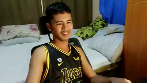 Snapshot of sachu01 chatting on 05/30/26, 01:19 Sachu01 online show from 05/30/26, 01:19