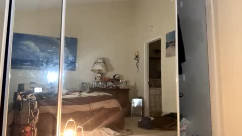 R online show from 11/03/25, 01:56