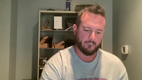 Snapshot of sacredroses chatting on 10/15/25, 03:06 sacredroses online show from 10/15/25, 03:06