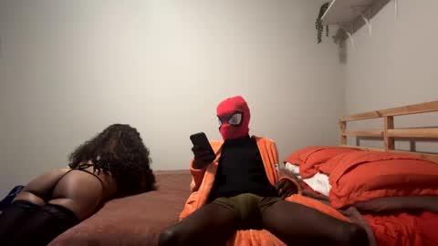 Snapshot of sacredsexuals chatting on 12/25/24, 12:27 Sacred Sexuals online show from 12/25/24, 12:27