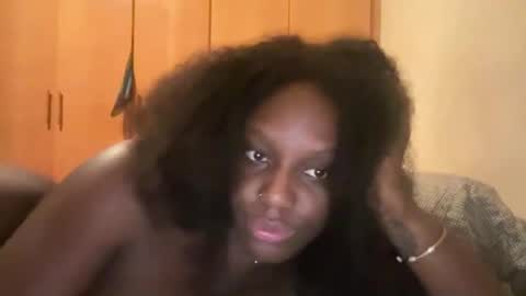Onika online show from 05/18/26, 03:35