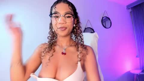 Snapshot of sade_jackson1 chatting on 02/25/25, 09:35 Sophie online show from 02/25/25, 09:35