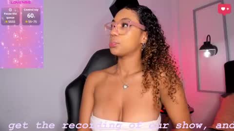 Snapshot of sade_jackson1 chatting on 09/25/25, 04:27 Sophie online show from 09/25/25, 04:27