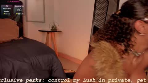 Snapshot of sade_jackson1 chatting on 10/28/25, 05:22 Sophie online show from 10/28/25, 05:22