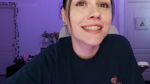 Sadie Renee  online show from 11/18/25, 12:05