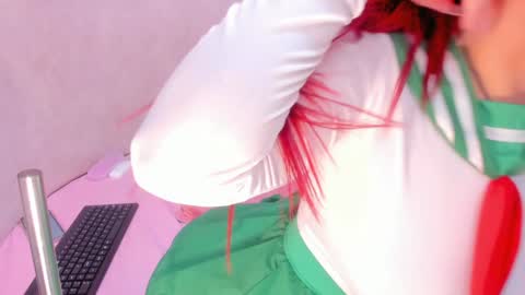 Snapshot of saekohofman chatting on 12/22/24, 05:12 Mara online show from 12/22/24, 05:12