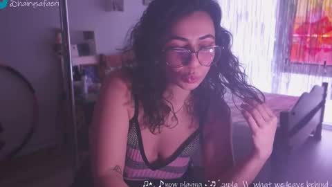 Safa online show from 01/22/25, 04:33