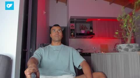 Snapshot of sag_1998 chatting on 01/18/25, 03:42 Sag online show from 01/18/25, 03:42