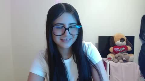 Snapshot of sahaliefox_ chatting on 10/08/25, 11:02 Sahaliefox online show from 10/08/25, 11:02