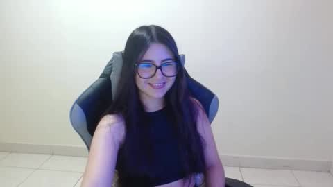 Snapshot of sahaliefox_ chatting on 10/13/25, 10:10 Sahaliefox online show from 10/13/25, 10:10