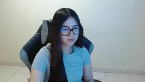 Sahaliefox  online show from 11/11/25, 04:07