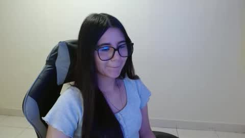 Sahaliefox  online show from 11/21/25, 09:57