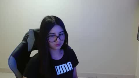 Sahaliefox  online show from 11/26/25, 10:22