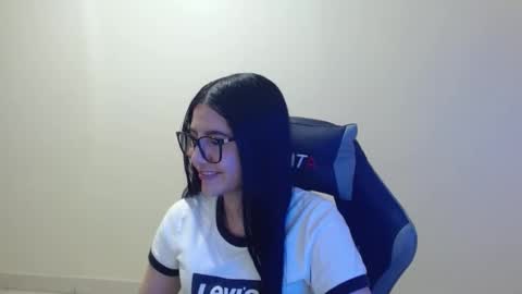 Sahaliefox  online show from 12/16/25, 08:14