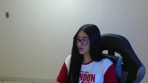 Sahaliefox  online show from 02/25/26, 04:05