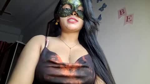 Snapshot of sahani2208 chatting on 01/04/25, 04:54 Queen Archana online show from 01/04/25, 04:54