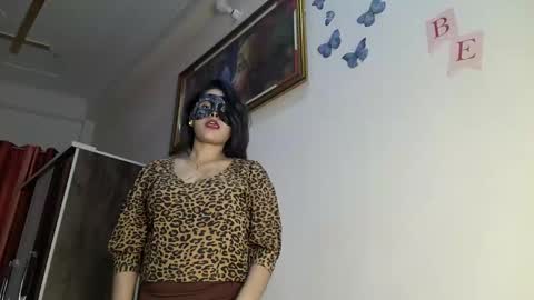 Snapshot of sahani2208 chatting on 01/08/25, 05:15 Queen Archana online show from 01/08/25, 05:15