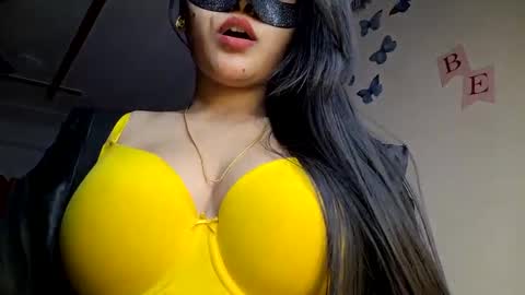 Snapshot of sahani2208 chatting on 02/04/25, 12:11 Queen Archana online show from 02/04/25, 12:11