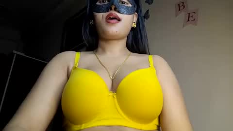 Snapshot of sahani2208 chatting on 02/05/25, 07:53 Queen Archana online show from 02/05/25, 07:53