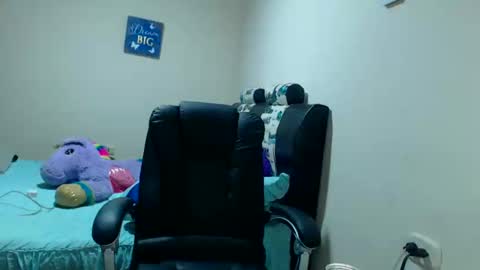 Snapshot of sahotlove1 chatting on 01/11/25, 03:55 Karina online show from 01/11/25, 03:55