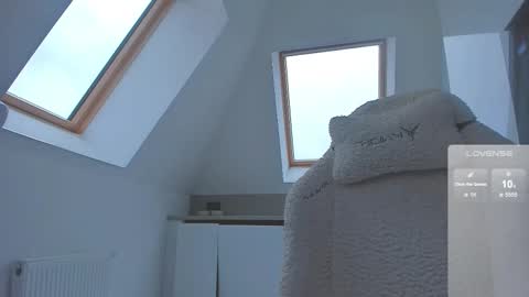 You can call me Lo if someone writes to me in the pm without paying an instant BAN online show from 11/05/25, 12:49