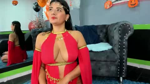 Snapshot of sailontyns chatting on 10/31/25, 02:40 Sailon online show from 10/31/25, 02:40