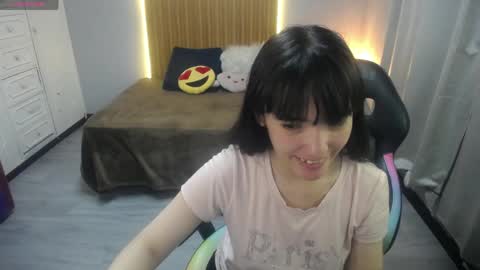 Snapshot of sailor_moon07 chatting on 05/31/26, 04:20 sailor online show from 05/31/26, 04:20
