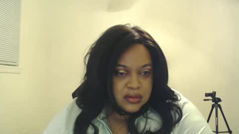 Queen Serenity online show from 05/16/26, 06:43