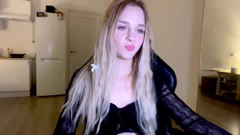 Sofia online show from 10/17/25, 11:51