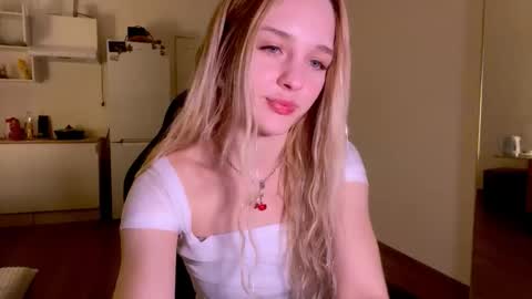 Sofia online show from 12/19/25, 11:23