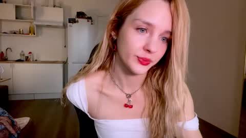 Sofia online show from 12/21/25, 08:43