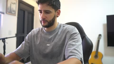 saimon  online show from 04/12/26, 04:34