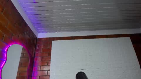 Snapshot of sainix_ chatting on 10/15/25, 03:06 sainix_ online show from 10/15/25, 03:06