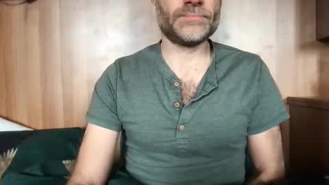 Snapshot of saint009 chatting on 02/20/25, 09:22 saint009 online show from 02/20/25, 09:22