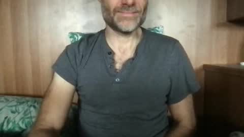 Snapshot of saint009 chatting on 10/16/25, 10:05 saint009 online show from 10/16/25, 10:05