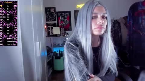 Snapshot of sakaexxx chatting on 02/16/25, 06:43    online show from 02/16/25, 06:43