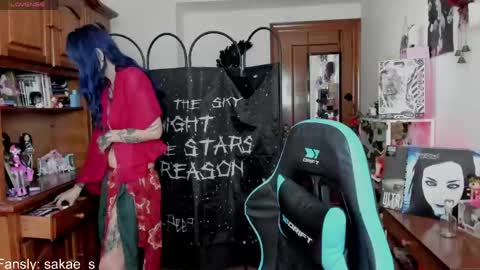    online show from 04/21/26, 07:14