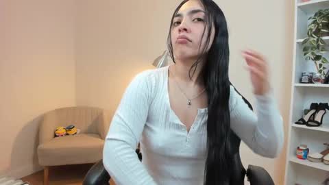 Snapshot of sakura_harper chatting on 02/19/25, 06:00 Sakura Harper online show from 02/19/25, 06:00