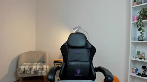 Snapshot of sakura_harper chatting on 10/25/25, 04:53 Sakura Harper online show from 10/25/25, 04:53