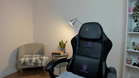 Snapshot of sakura_harper chatting on 10/28/25, 05:55 Sakura Harper online show from 10/28/25, 05:55