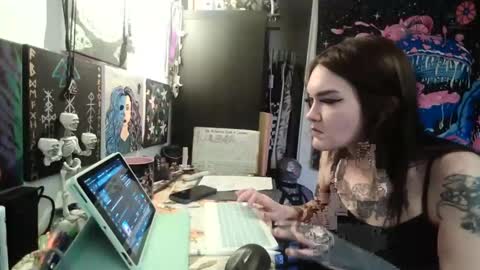 Snapshot of salemsslut chatting on 02/03/25, 01:19 salemsslut online show from 02/03/25, 01:19