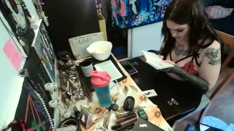 Snapshot of salemsslut chatting on 02/18/25, 06:37 salemsslut online show from 02/18/25, 06:37