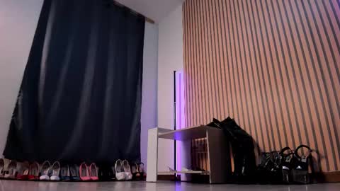 Snapshot of sali_g chatting on 03/03/25, 11:00 Sali G online show from 03/03/25, 11:00