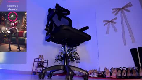 Snapshot of sali_g chatting on 12/18/25, 12:49 Sali G online show from 12/18/25, 12:49