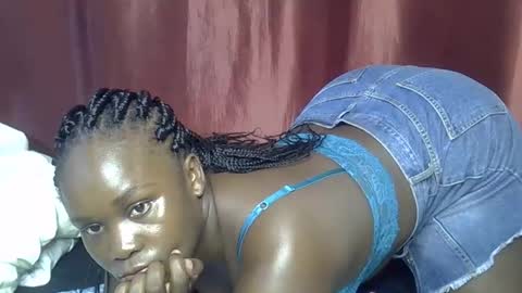 Snapshot of sally_bee1 chatting on 05/12/26, 04:09 sally_bee1 online show from 05/12/26, 04:09