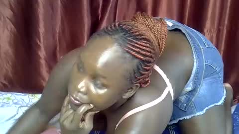 Snapshot of sally_bee1 chatting on 06/10/26, 04:23 sally_bee1 online show from 06/10/26, 04:23