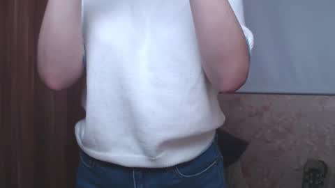 Snapshot of sally_femdom chatting on 09/18/25, 05:42 Sally online show from 09/18/25, 05:42