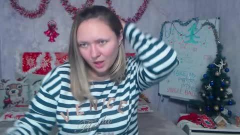 Snapshot of sallyverda chatting on 12/22/25, 07:11 Sally online show from 12/22/25, 07:11