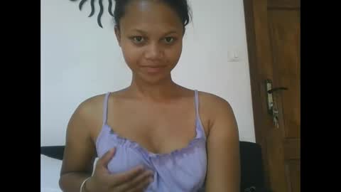 Snapshot of sallywett chatting on 12/16/25, 05:45 SallyWett online show from 12/16/25, 05:45