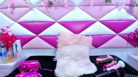 salmasanto online show from 12/18/25, 02:39